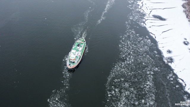 Fot. Wojciech Ochrymiuk [Radio Szczecin] Lodołamacze na Odrze rozbiją zatory [WIDEO, ZDJĘCIA]