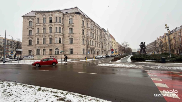 Fot. Robert Stachnik [Radio Szczecin] Stan kamienicy przy Jana Pawła II zagraża mieszkańcom [WIDEO, ZDJĘCIA]