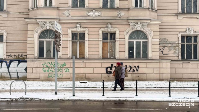 Fot. Robert Stachnik [Radio Szczecin] Stan kamienicy przy Jana Pawła II zagraża mieszkańcom [WIDEO, ZDJĘCIA]