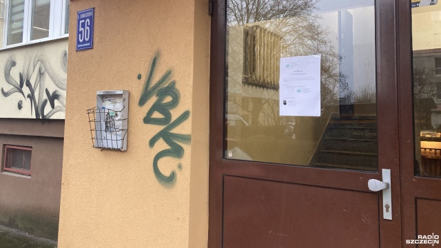 Fot. Krzysztof Cichocki [Radio Szczecin] Mieszkańcy Os. Zawadzkiego bez ciepłej wody i ogrzewania. "Będzie ciężko, trzeba przeżyć" [ZDJĘCIA]