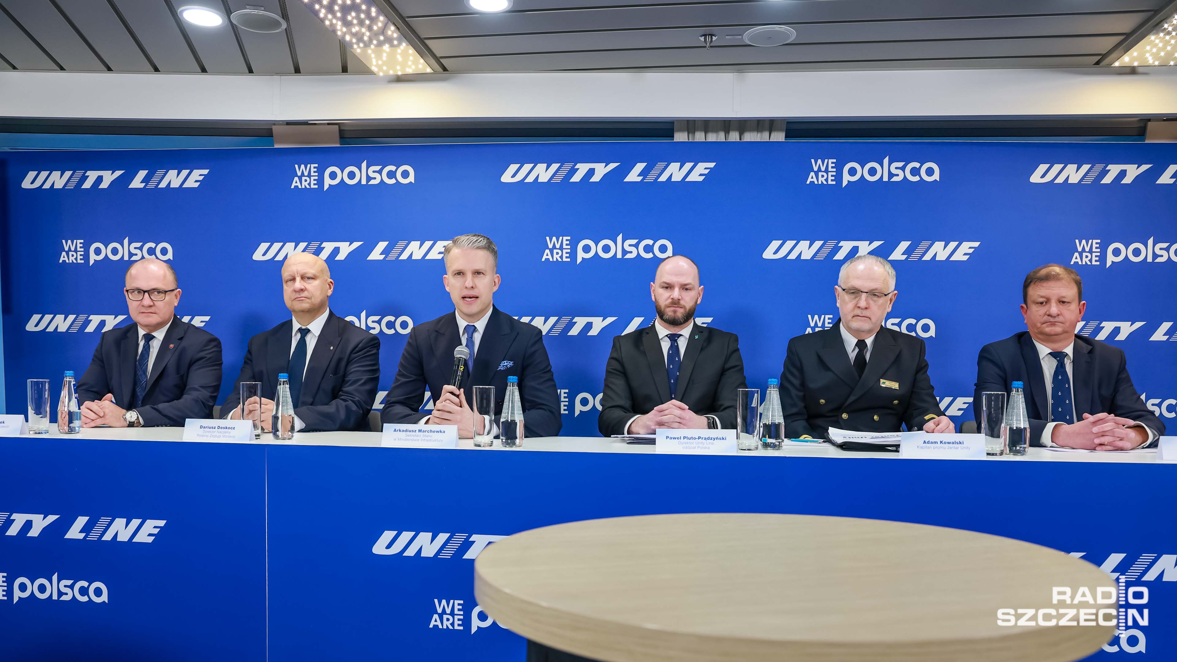 To największy prom w naszych zasobach - przekonuje wiceminister infrastruktury Arkadiusz Marchewka. Kontrowersje wzbudza jednak fakt, że jednostka pływa z flagą morską Cypru.