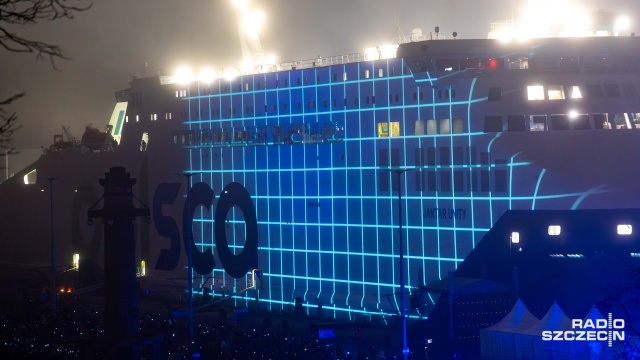 Fot. Robert Stachnik [Radio Szczecin] Mapping na burcie Jantar Unity. Zainteresowanie olbrzymie [ZDJĘCIA]