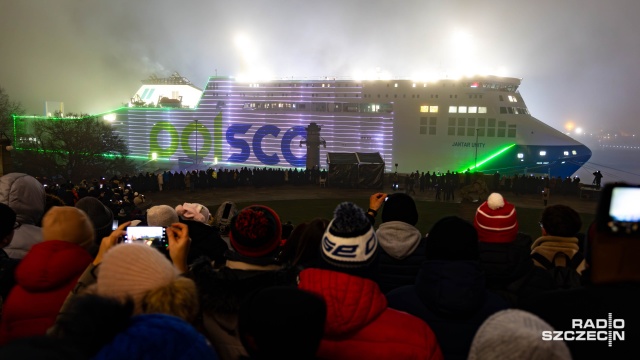 Fot. Robert Stachnik [Radio Szczecin] Mapping na burcie Jantar Unity. Zainteresowanie olbrzymie [ZDJĘCIA]