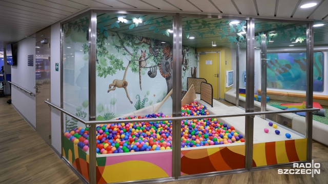 Fot. Robert Stachnik [Radio Szczecin] Ponad trzy godziny w kolejce do promu na Wałach Chrobrego [ZDJĘCIA]