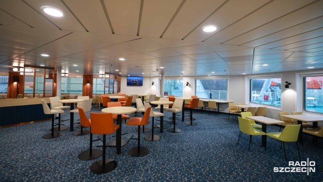 Fot. Robert Stachnik [Radio Szczecin] Ponad trzy godziny w kolejce do promu na Wałach Chrobrego [ZDJĘCIA]