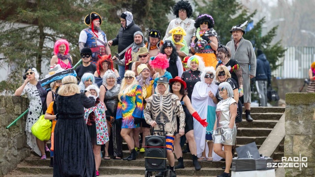 Fot. Robert Stachnik [Radio Szczecin] Karnawał, woda i mróz. Morsy opanowały szczecińskie jezioro [WIDEO, ZDJĘCIA]