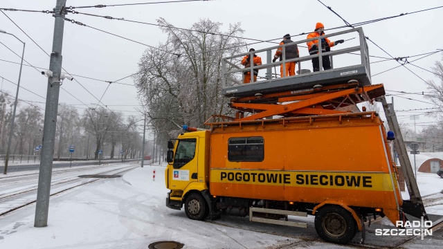 Fot. Robert Stachnik [Radio Szczecin] Tramwaje utknęły na zamarzniętych torach [WIDEO]
