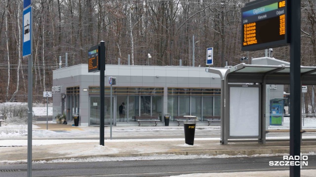 Fot. Robert Stachnik [Radio Szczecin] Poczekalnia na pętli tramwajowej Głębokie znowu otwarta [ZDJĘCIA]