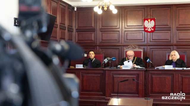 Małgorzata Jankowska, Maciej Żelazowski, Dorota Mazurek. Fot. Robert Stachnik [Radio Szczecin] Były wójt Rewala z niższą karą [ZDJĘCIA]