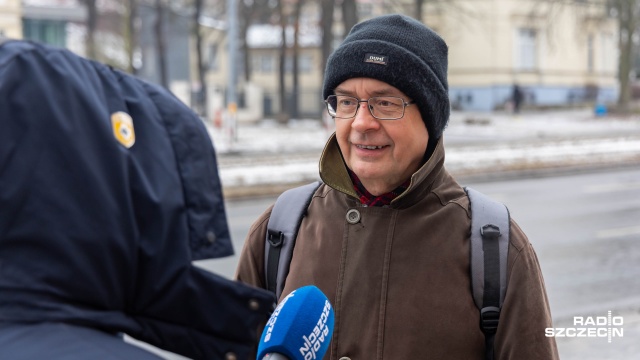 Fot. Robert Stachnik [Radio Szczecin] Sytuacja na chodnikach w mieście: "posypane,ale wszystkiego nie da rady zrobić" [WIDEO, ZDJĘCIA]