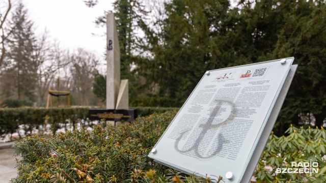 Fot. Robert Stachnik [Radio Szczecin] Zawiadomienie do prokuratury ws. zniszczenia pomnika Armii Krajowej [ZDJĘCIA, AKTUALIZACJA]