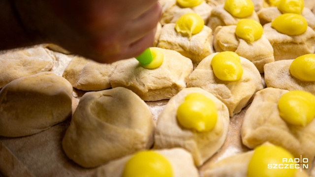 Fot. Robert Stachnik [Radio Szczecin] Słodka noc piekarzy przed tradycyjnym Tłustym Czwartkiem [ZDJĘCIA]