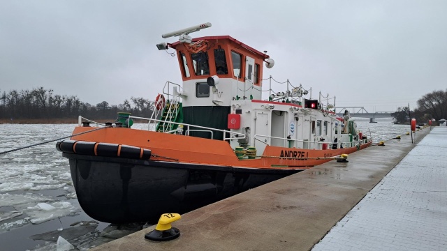 Fot. Wody Polskie RZGW Szczecin Kolejny dzień lodołamania na Odrze. Kra spływa swobodnie do ujścia rzeki [ZDJĘCIA]