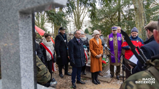 Fot. Robert Stachnik [Radio Szczecin] Grób powstańca wielkopolskiego ocalony od zapomnienia [ZDJĘCIA]