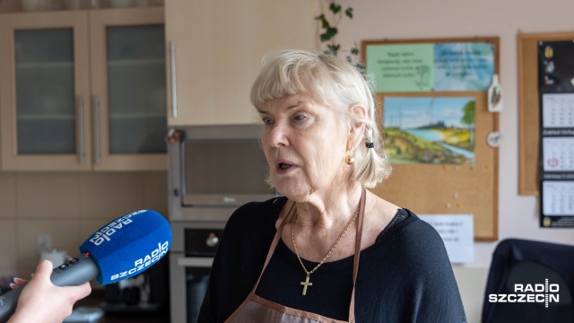 Fot. Robert Stachnik [Radio Szczecin] Seniorzy mogą korzystać z bezpłatnych usług kosmetyczno-pielęgnacyjnych [ZDJĘCIA]