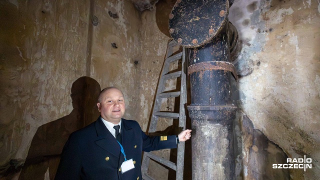 Fot. Robert Stachnik [Radio Szczecin] W pracach remontowych Czerwonego Ratusza pomogły m.in. dawne widokówki [WIDEO, ZDJĘCIA]