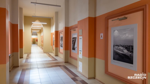 Fot. Robert Stachnik [Radio Szczecin] W pracach remontowych Czerwonego Ratusza pomogły m.in. dawne widokówki [WIDEO, ZDJĘCIA]