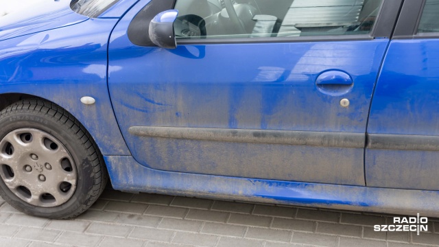 Fot. Robert Stachnik [Radio Szczecin] Zbliża się odwilż. Kierowcy "ruszyli na myjnie" [WIDEO, ZDJĘCIA]