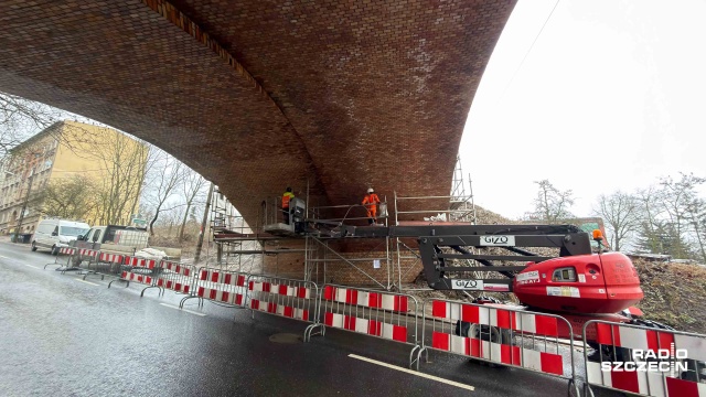 Fot. Robert Stachnik [Radio Szczecin] Remont wiaduktu kolejowego na ul. Strzałowskiej rozpoczęty [ZDJĘCIA]