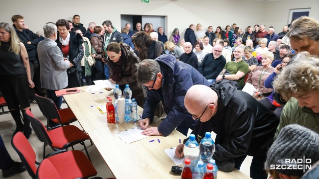 Fot. Robert Stachnik [Radio Szczecin] Mieszkańcy Kijewa przeciwni budowie ośrodka jeździeckiego. Inwestor myśli nad zmianą lokalizacji [ZDJĘCIA]