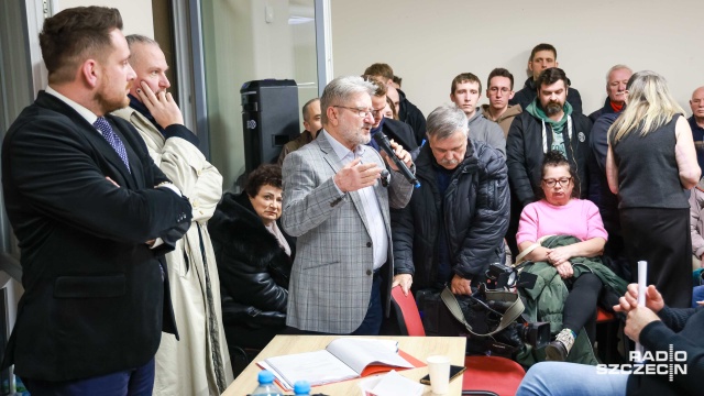 Fot. Robert Stachnik [Radio Szczecin] Mieszkańcy Kijewa przeciwni budowie ośrodka jeździeckiego. Inwestor myśli nad zmianą lokalizacji [ZDJĘCIA]