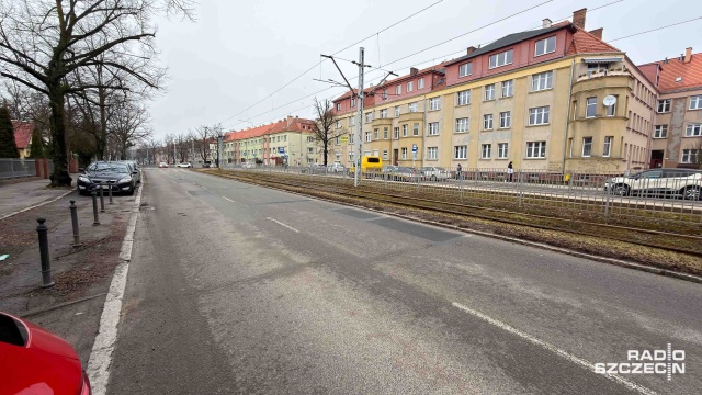 Fot. Robert Stachnik [Radio Szczecin] Cztery przetargi i prawie cztery lata - pas rowerowy na Mickiewicza nadal w fazie projektu [ZDJĘCIA]