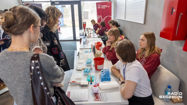 Fot. Robert Stachnik [Radio Szczecin] Studenci uczestniczyli w dniach otwartych w Centrum Symulacji Medycznej PUM [WIDEO, ZDJĘCIA]