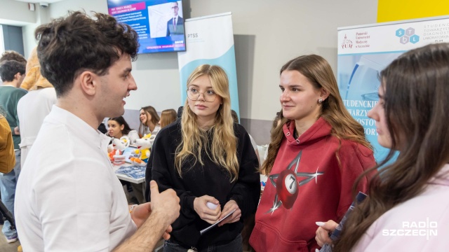 Fot. Robert Stachnik [Radio Szczecin] Studenci uczestniczyli w dniach otwartych w Centrum Symulacji Medycznej PUM [WIDEO, ZDJĘCIA]