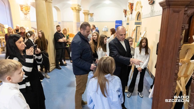 Fot. Robert Stachnik [Radio Szczecin] Pierwsza prawdziwa wystawa zdolnych uczniów szczecińskiej podstawówki [ZDJĘCIA]