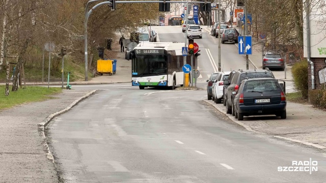 Fot. Robert Stachnik [Radio Szczecin] Spodziewali się remontu, a skończyło się na... łataniu dziur [ZDJĘCIA]