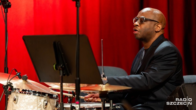 Frank Parker – perkusista (USA). Fot. Robert Stachnik [Radio Szczecin] Jola Szczepaniak wystąpiła w Studiu Koncertowym Radia Szczecin [ZDJĘCIA]