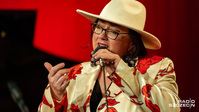 Jola Szczepaniak – wokalistka. Fot. Robert Stachnik [Radio Szczecin] Jola Szczepaniak wystąpiła w Studiu Koncertowym Radia Szczecin [ZDJĘCIA]