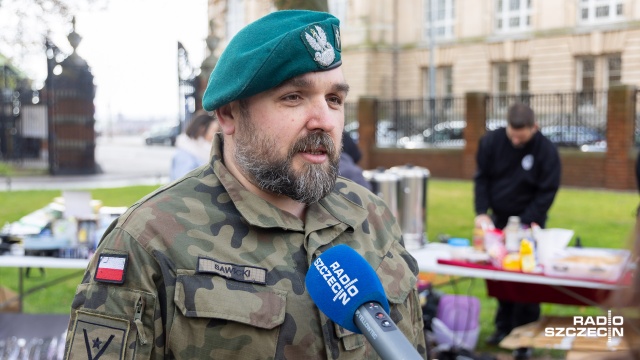 Fot. Robert Stachnik [Radio Szczecin] Kiermasz organizowany przez Stowarzyszenie Paczka dla Bohatera [WIDEO, ZDJĘCIA]