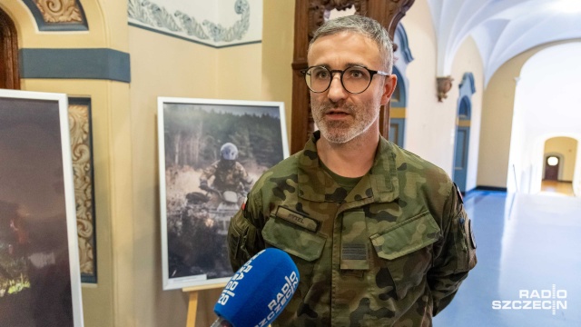Fot. Robert Stachnik [Radio Szczecin] Granica oczami żołnierzy, czyli wystawa "Pomiędzy liniami. 184 dni na straży" [WIDEO, ZDJĘCIA]