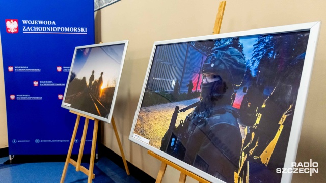 Fot. Robert Stachnik [Radio Szczecin] Granica oczami żołnierzy, czyli wystawa "Pomiędzy liniami. 184 dni na straży" [WIDEO, ZDJĘCIA]