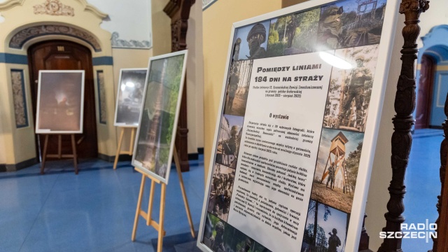 Fot. Robert Stachnik [Radio Szczecin] Granica oczami żołnierzy, czyli wystawa "Pomiędzy liniami. 184 dni na straży" [WIDEO, ZDJĘCIA]