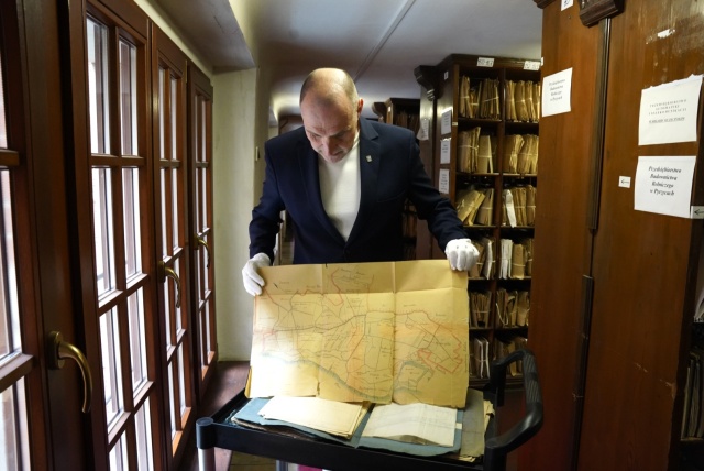 Fot. Zachodniopomorski Urząd Wojewódzki w Szczecinie W Myśliborzu odnaleziono historyczne dokumenty [ZDJĘCIA]