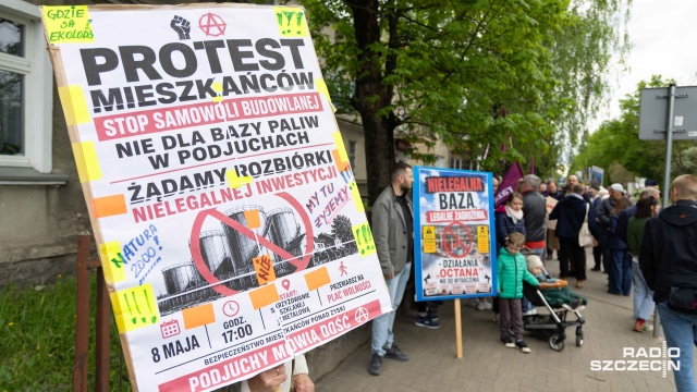 Fot. Robert Stachnik [Radio Szczecin] Protest w Podjuchach. Budowa baza paliwowej wzbudza silne emocje [ZDJĘCIA]
