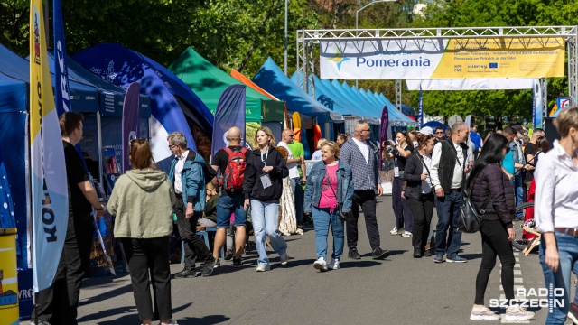 Fot. Robert Stachnik [Radio Szczecin] Podróże, dobre jedzenie i atrakcje dla najmłodszych. Trwa Piknik nad Odrą [WIDEO, ZDJĘCIA]