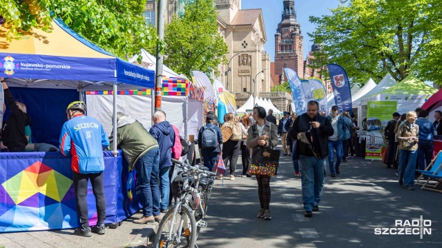 Fot. Robert Stachnik [Radio Szczecin] Podróże, dobre jedzenie i atrakcje dla najmłodszych. Trwa Piknik nad Odrą [WIDEO, ZDJĘCIA]