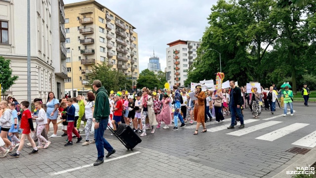 Fot. Weronika Łyczywek [Radio Szczecin] Orszak Króla Maciusia opanował ulice Szczecina [WIDEO, ZDJĘCIA]