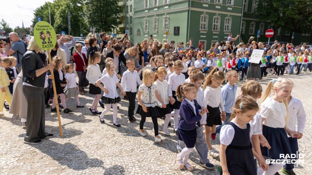 Fot. Robert Stachnik [Radio Szczecin] Przedszkolaki tanecznym krokiem weszły w kolejny etap edukacji [WIDEO, ZDJĘCIA]
