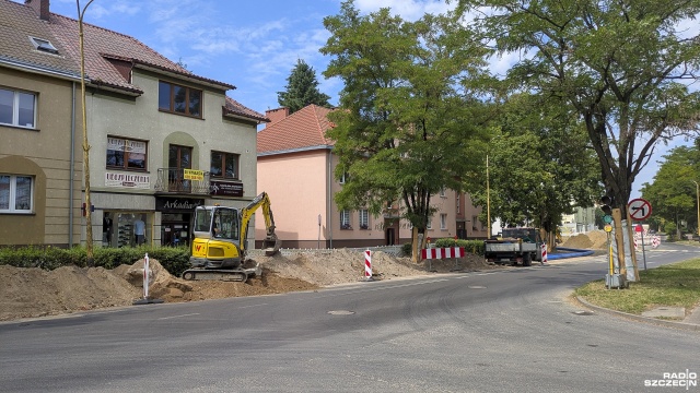 Fot. Maciej Papke [Radio Szczecin] Na ratunek jezioru. Montują przepompownię w Nowogardzie [WIDEO, ZDJĘCIA]