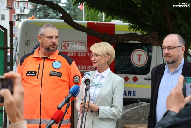 Fot. Przemysław Polanin [Radio Szczecin] Grupa Paramedic pomaga ludziom uwięzionym we własnych domach