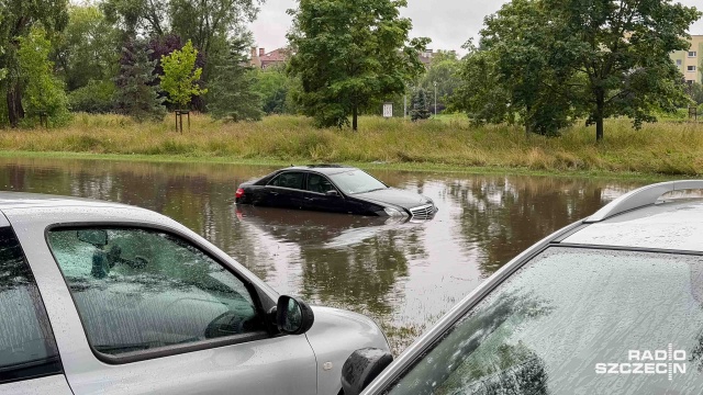 Fot. Robert Stachnik [Radio Szczecin] Ulice w Szczecinie zalane, alerty prawie w całym kraju