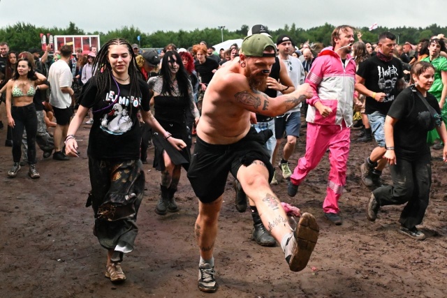 Fot. PAP/Marcin Bielecki Koniec festiwalu Pol'and'Rock w Czaplinku [ZDJĘCIA]
