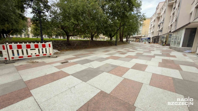 Fot. Robert Stachnik [Radio Szczecin] Plac Orła Białego w przebudowie. Część Szczecinian widzi głównie beton [WIDEO, ZDJĘCIA]