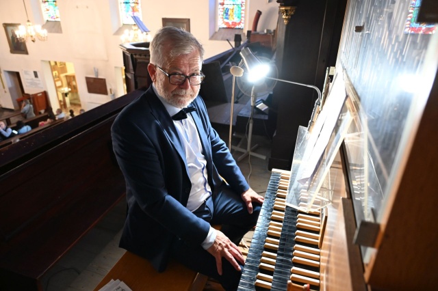 Bogdan Narloch – organista. Fot. Jan Koprowicz Instrumenty dęte na Festiwalu Grünebergów [ZDJĘCIA]