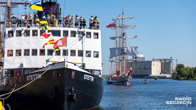 ORP Iskra. Fot. Robert Stachnik [Radio Szczecin] Tłumy mieszkańców i turystów przywitały ORP Iskra w Szczecinie [ZDJĘCIA]