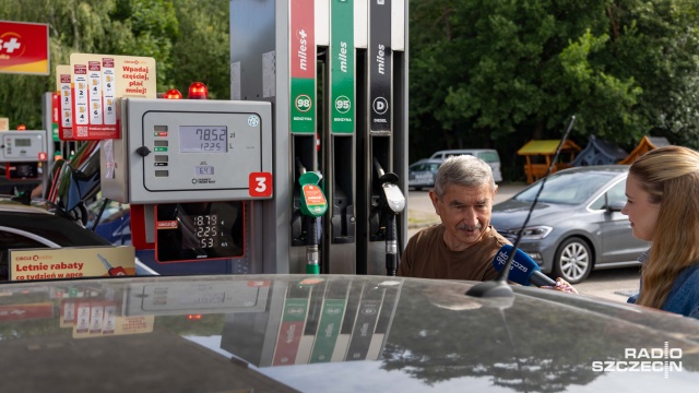 Fot. Robert Stachnik [Radio Szczecin] Na obniżkach cen paliwa korzystają także Niemcy [ZDJĘCIA]